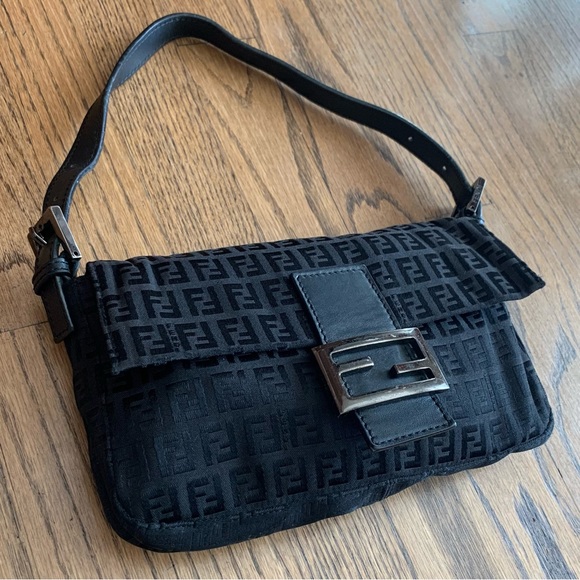 Fendi Handbags - Fendi Zucchino Baguette